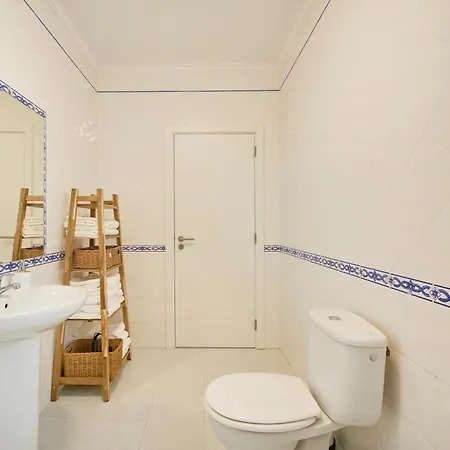 Apartment Vieira House - Spacious 3 Bedroom With Sea View